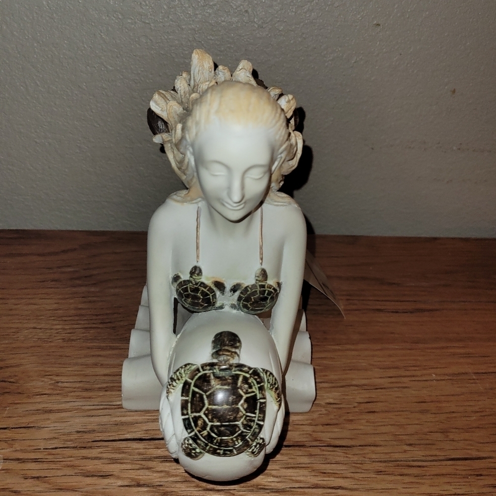 NWT's C2C Designs Mermaid Lying on Shell w/ Turtles Figurine Sculpture - Picture 2 of 6